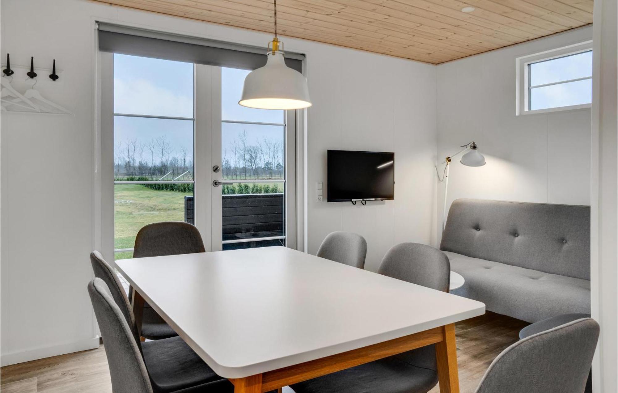 Amazing Apartment In Vaeggerlose With Kitchenette Bøtø By Exterior foto